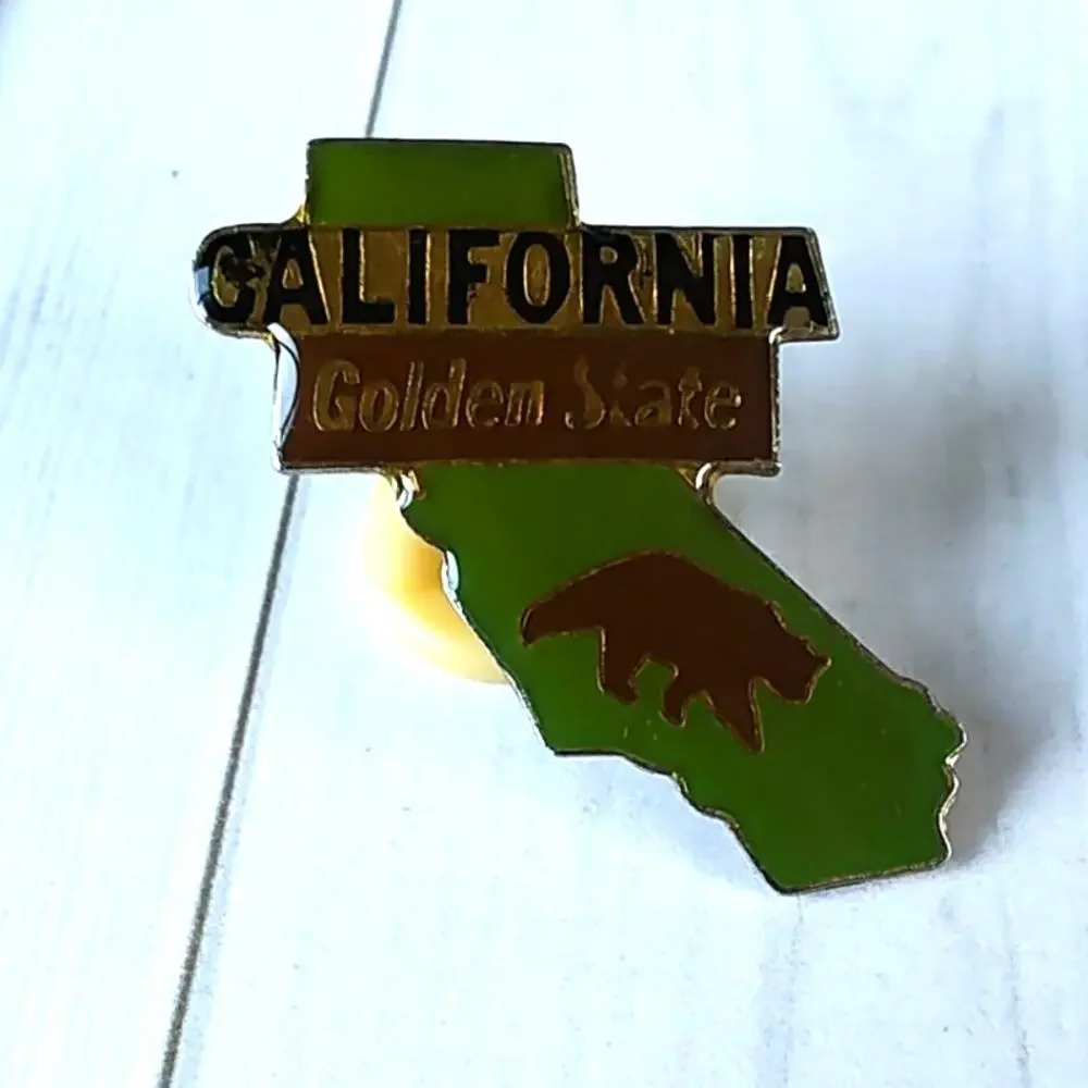 California State Shaped Bear Pin Souvenir Travel Hat Lapel Collectible